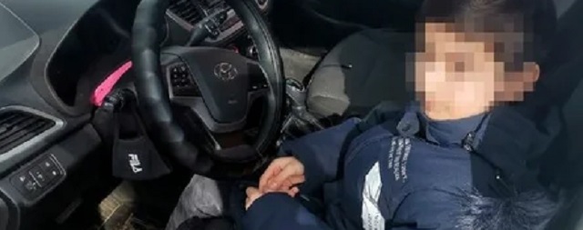 Маленький мальчик за рулем иномарки в Петербурге совершил ДТП